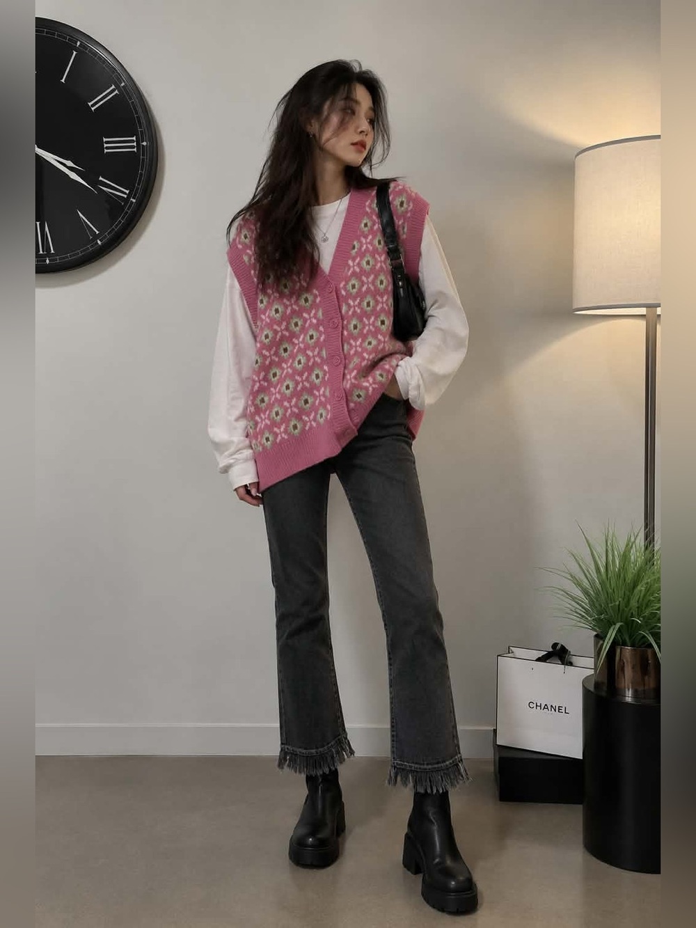 Aritzia Sun-deh Pink and Cream Patterned Merino Wool blend V-Neck Sweater Vest